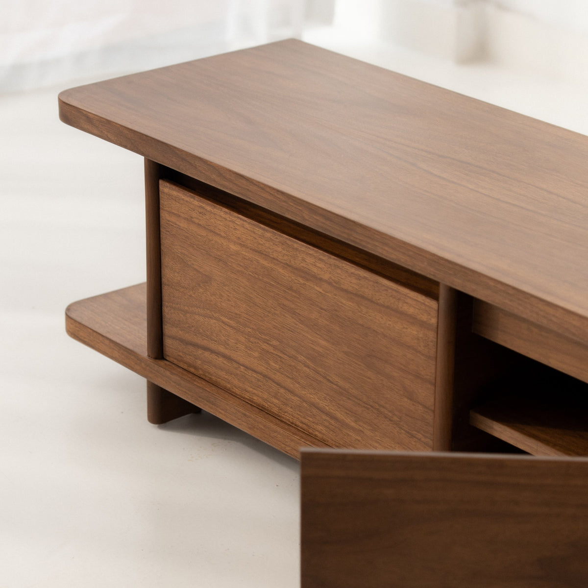 Elm TV Unit