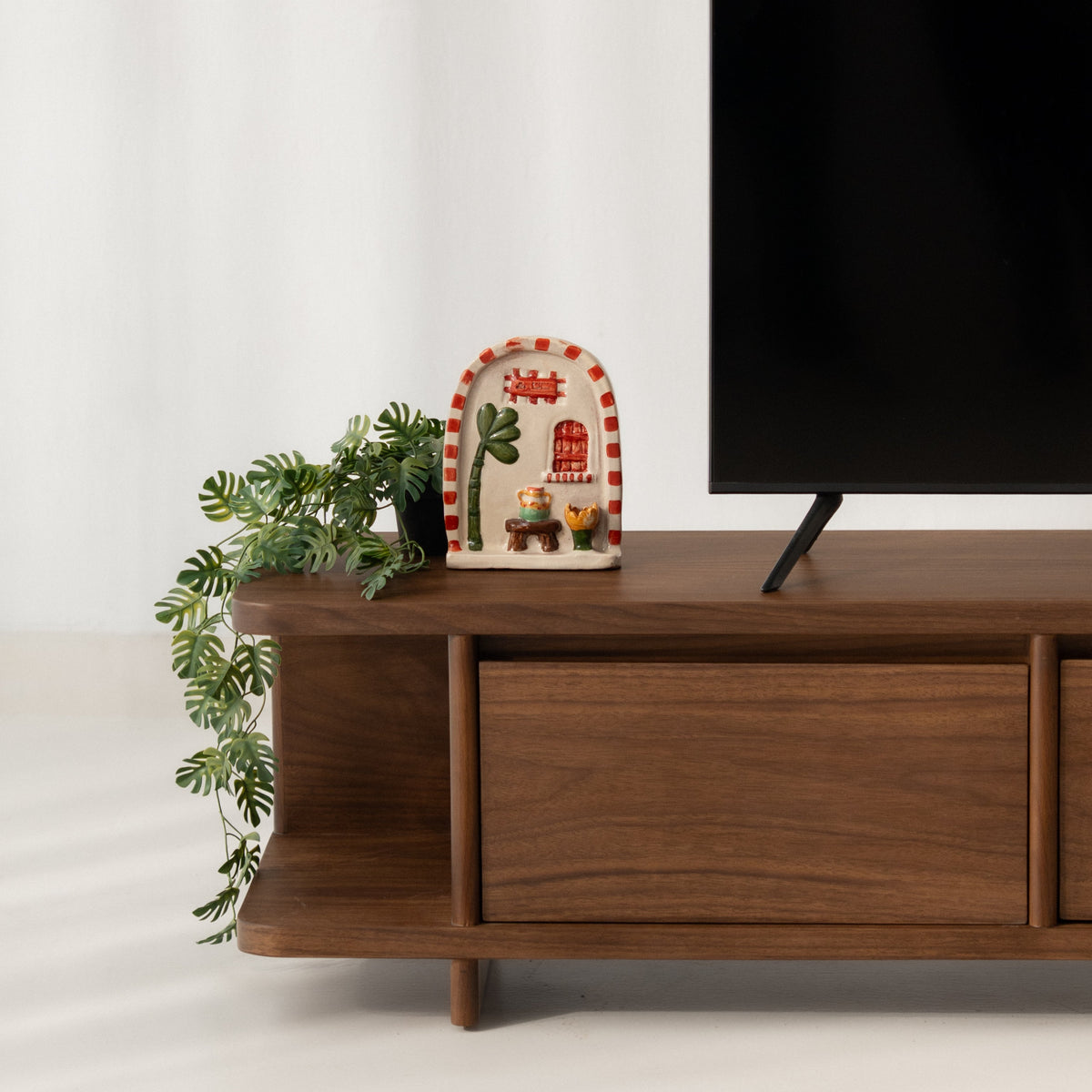 Elm TV Unit
