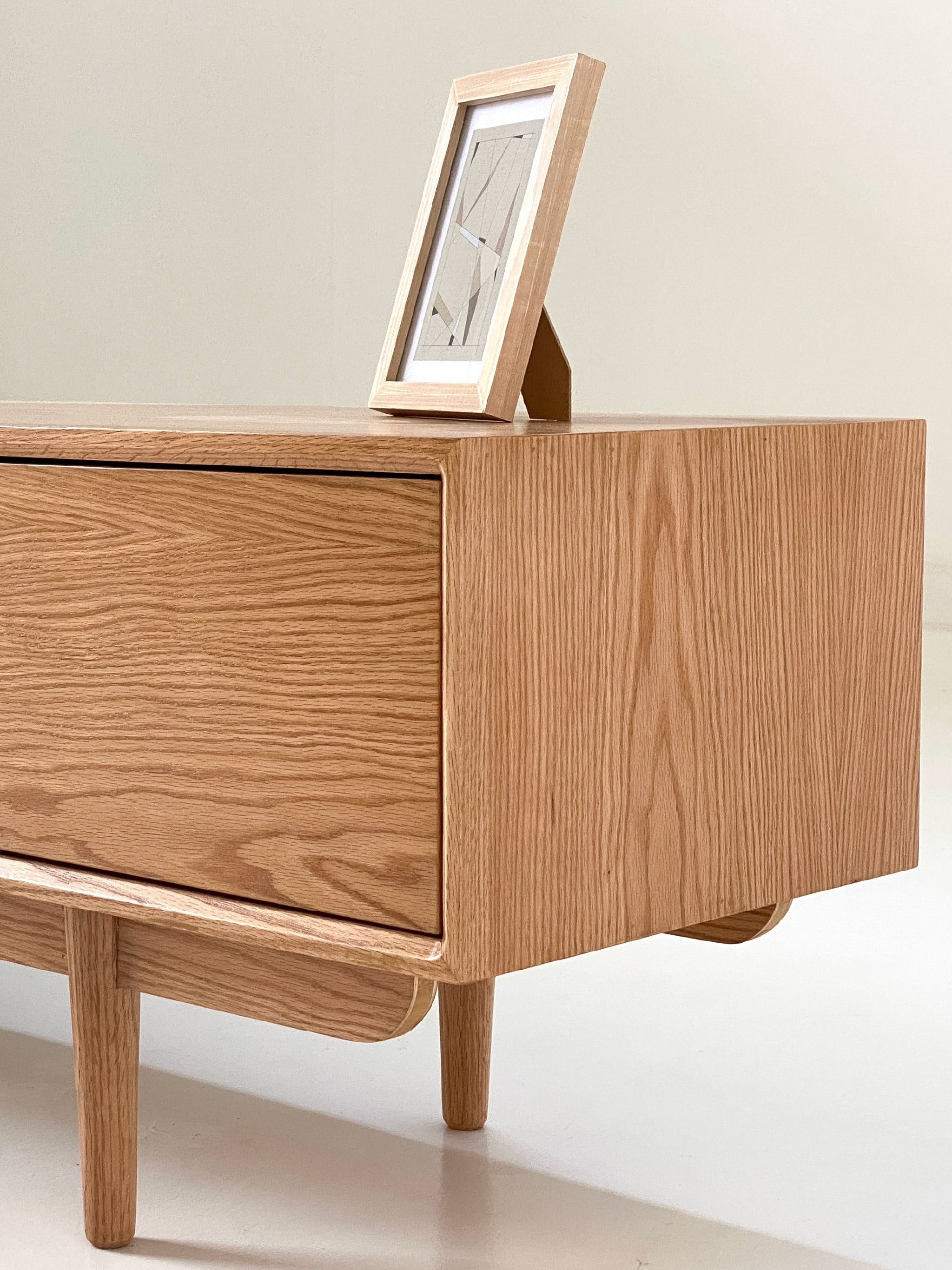 Linza TV Unit