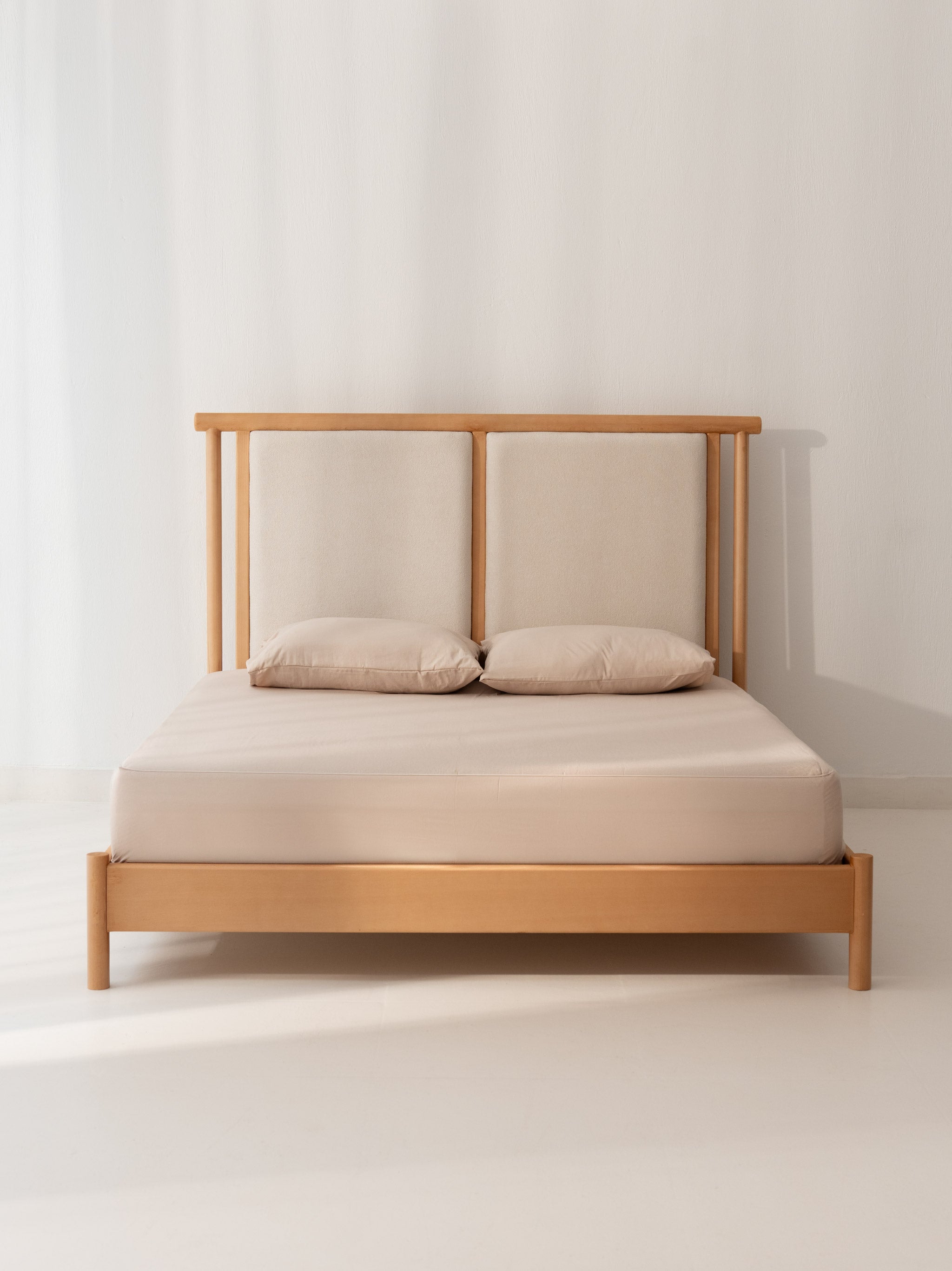 Oakley Bed