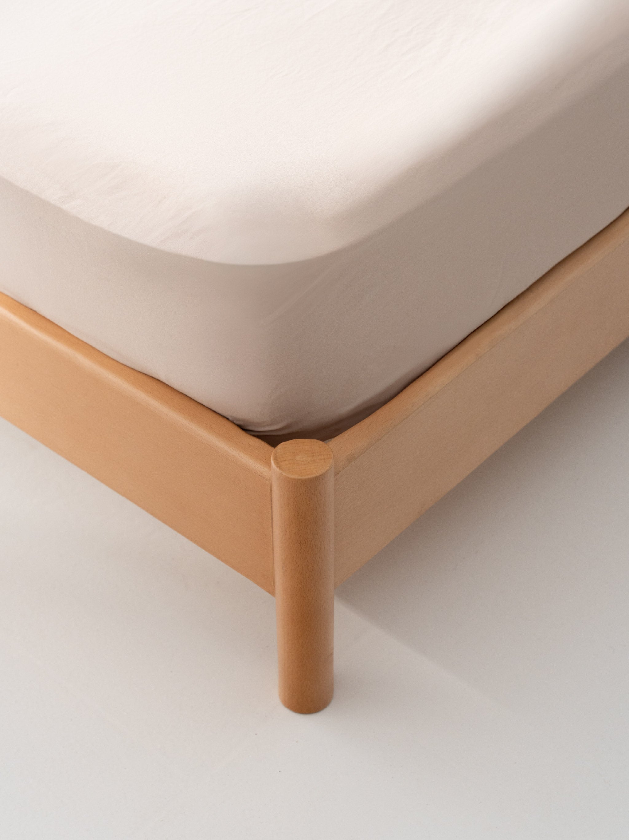 Oakley Bed