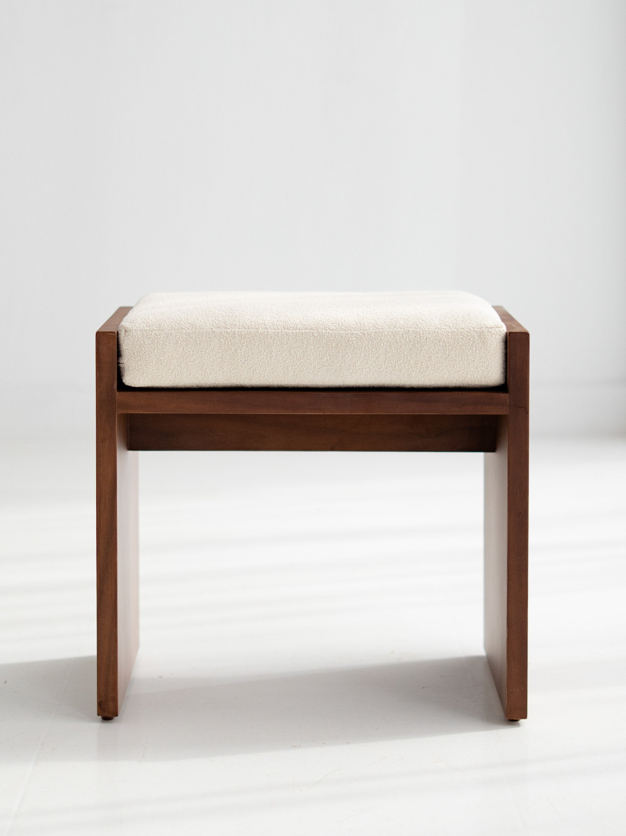 Ravi Stool