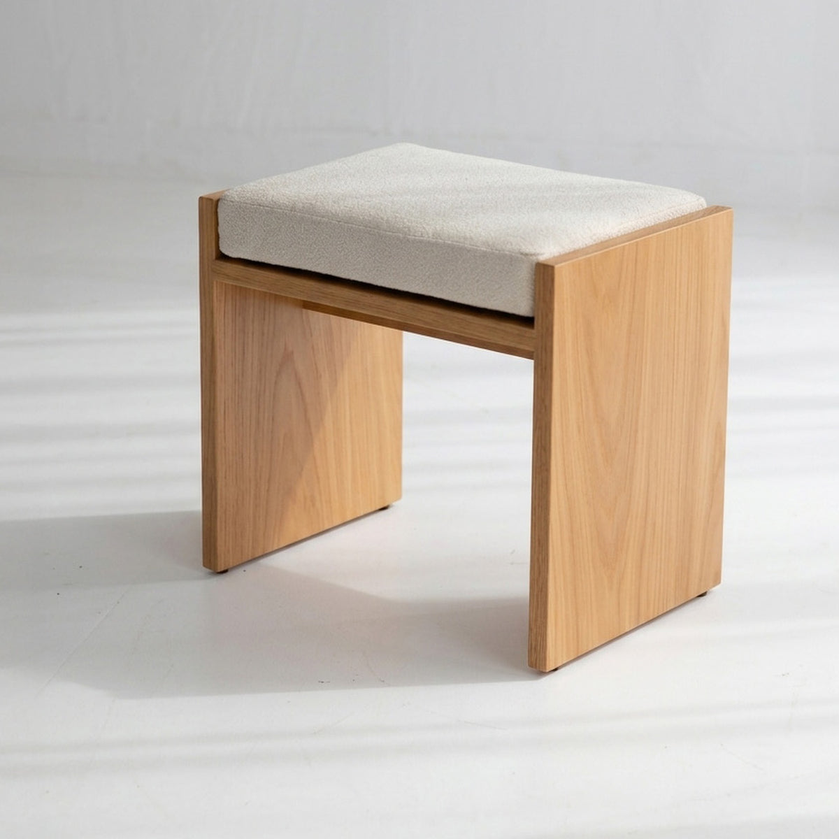 Ravi Stool