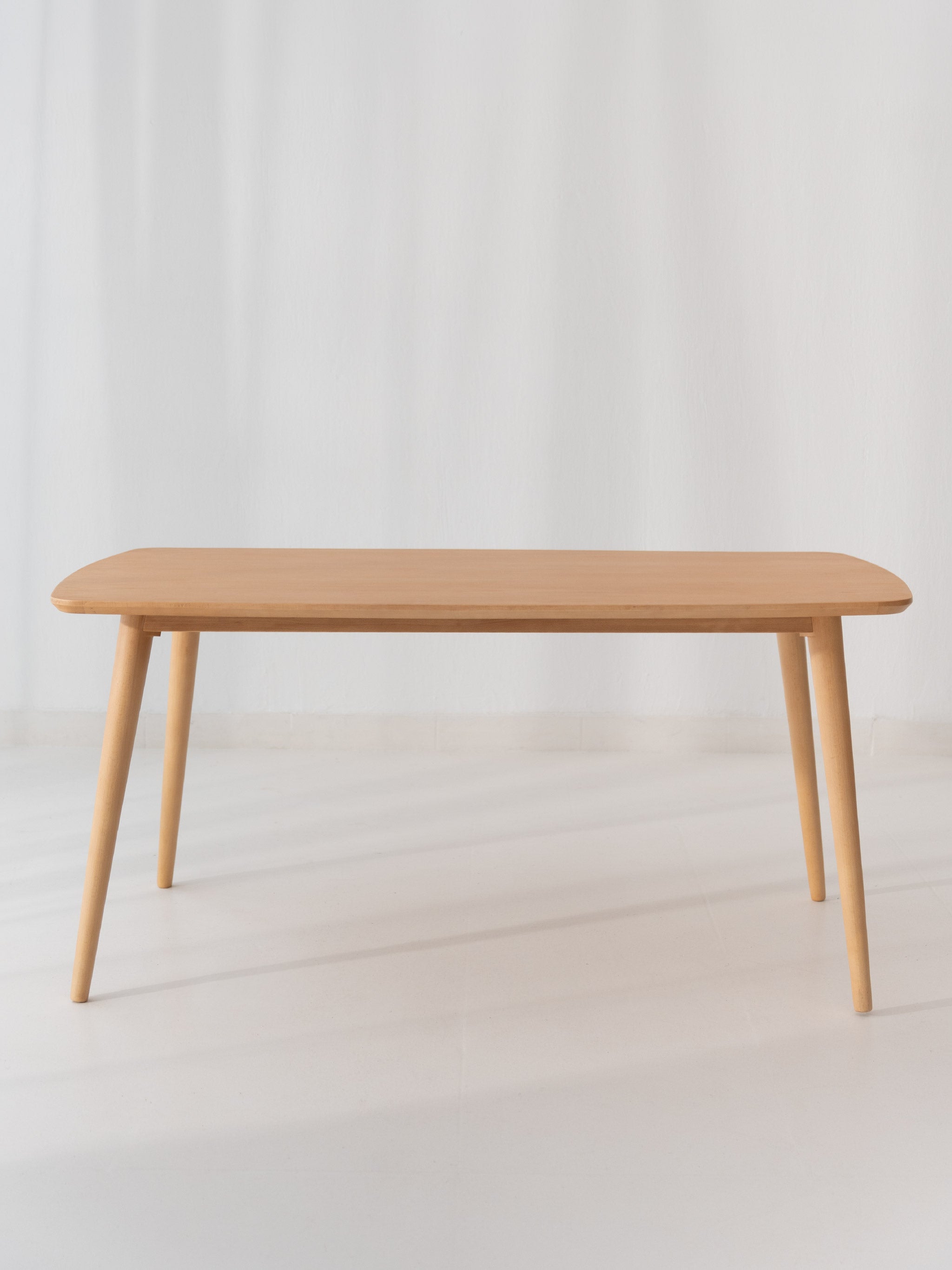 Skara Dining Table