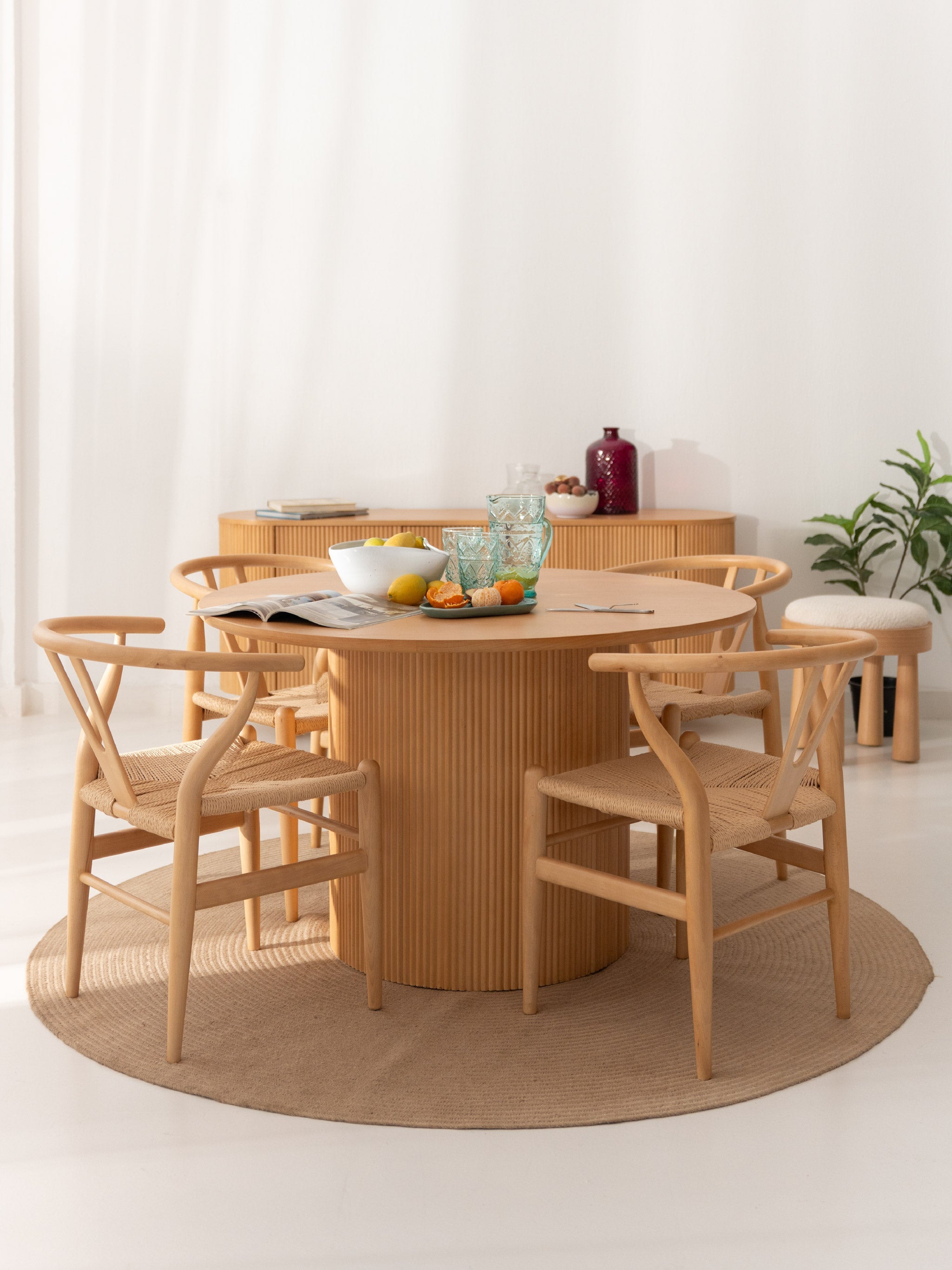 Caligo Round Dining Table