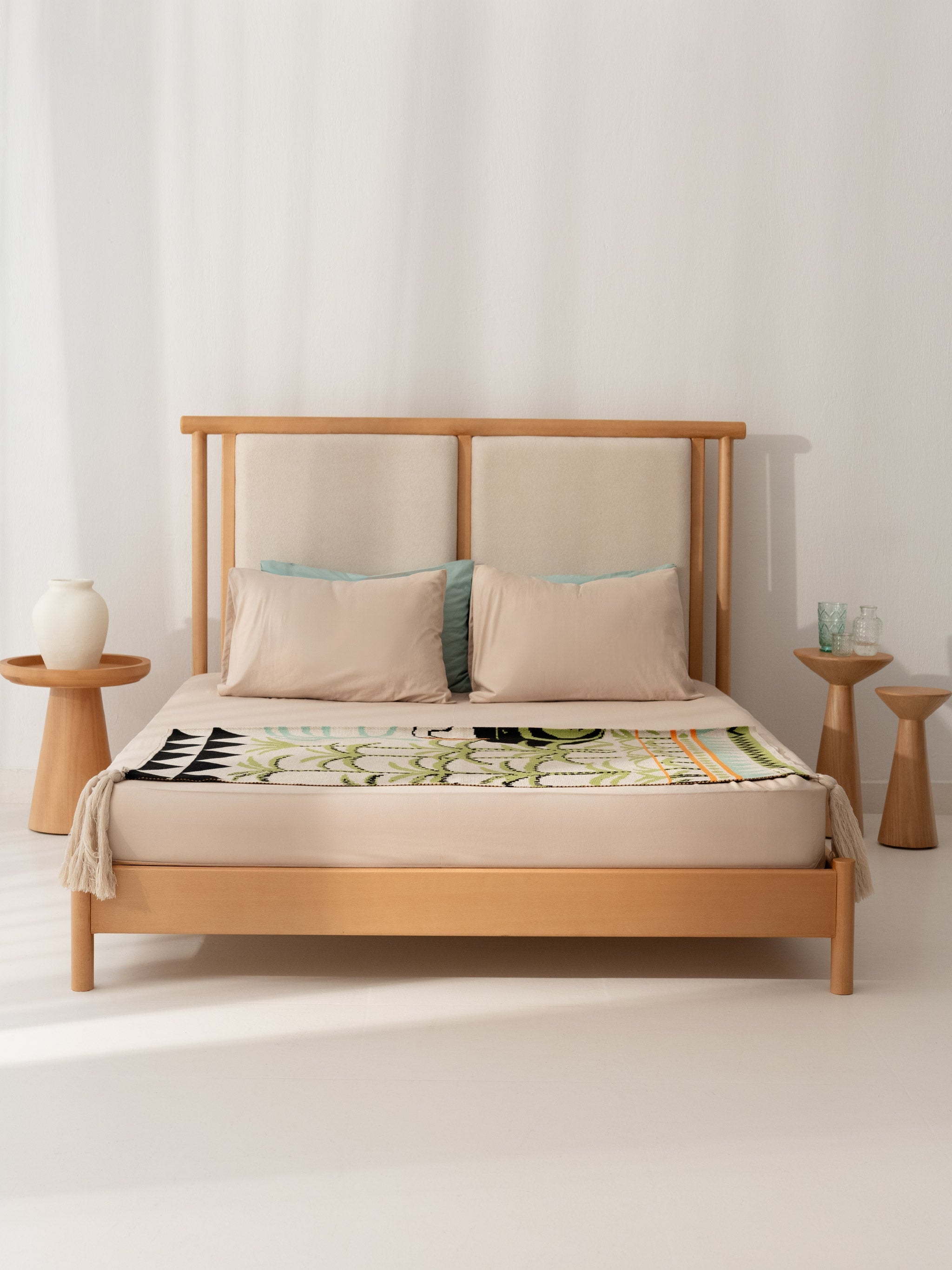 Oakley Bed