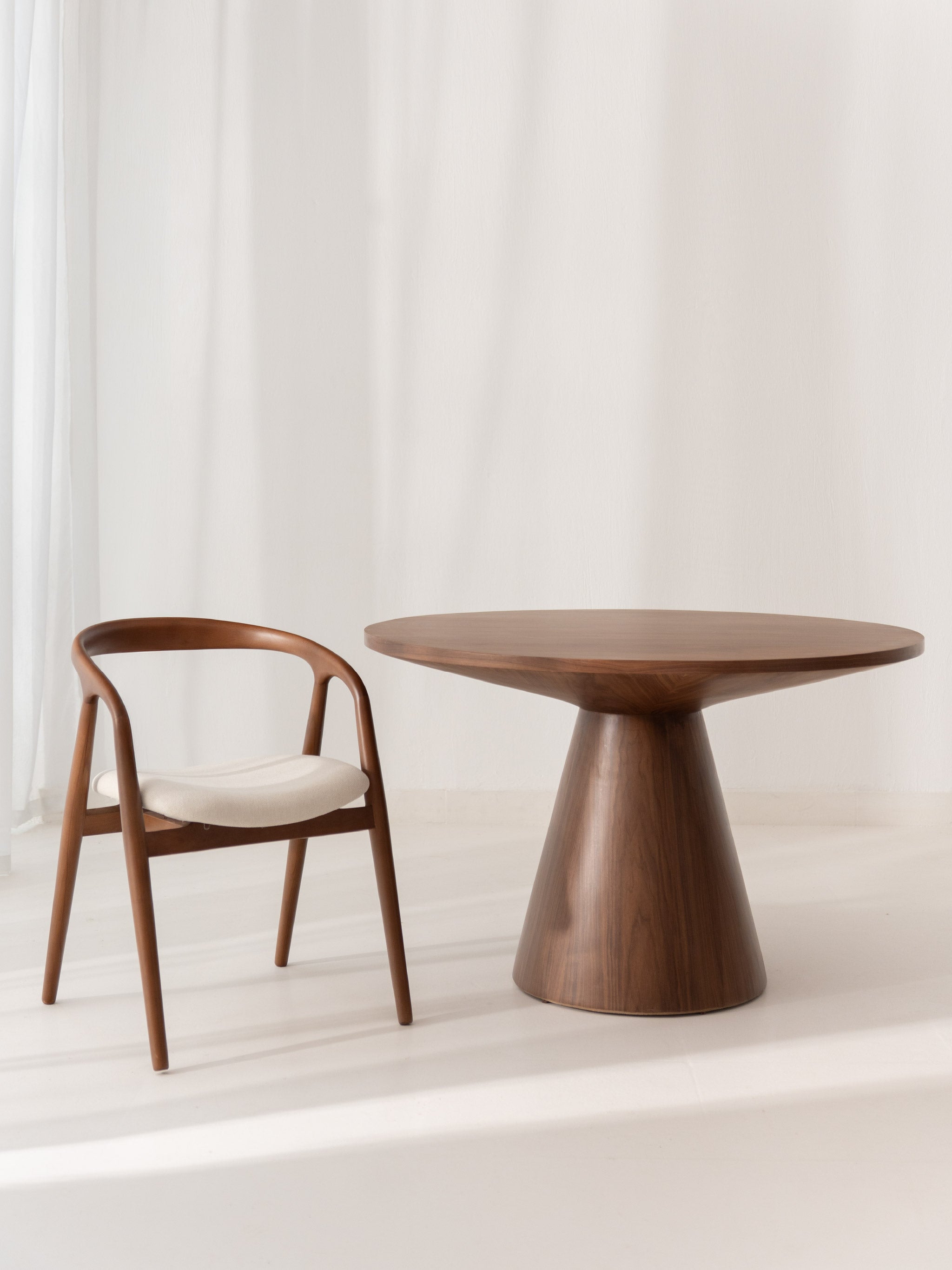 Flow Dining Chair