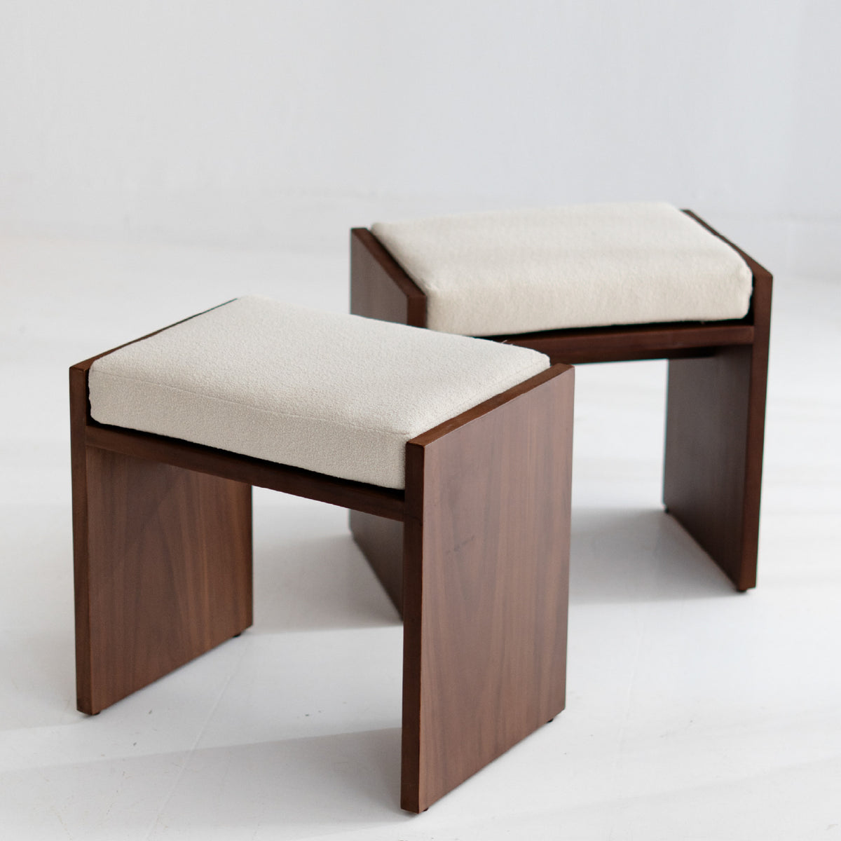 Ravi Stool